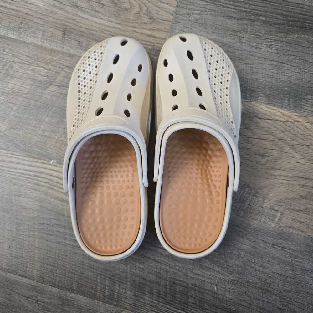 Source Unknown Cream and Tan Slip-On Loafers